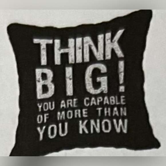 Meet your Posher, Dee - Picture 4 of 9